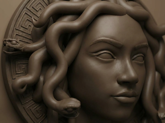 Medusa Duvar Dekoru & Işıklı Takı Tutucu – Mitolojik Sanat ve Fonksiyonelliğin Buluşması